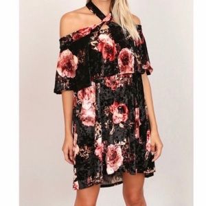 🌹Soon🌹 Sexy Off Shoulder Halter Velvet Dress
